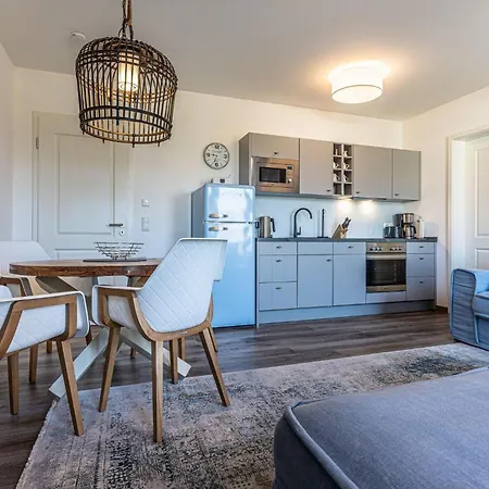 Waldstraße 49, Neu! Riviera 37 Apartment